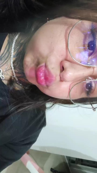 Nicky_Bonn18 live cam on Cam4
