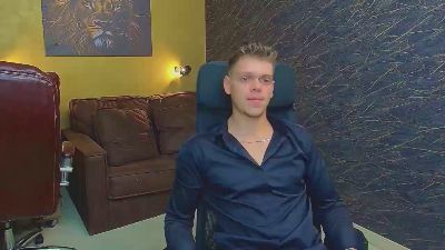 NicoTroy live cam on Cam4