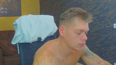 NicoTroy live cam on Cam4