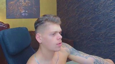 NicoTroy live cam on Cam4