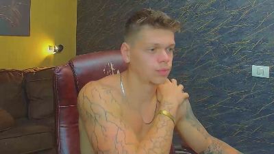 NicoTroy live cam on Cam4
