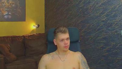 NicoTroy live cam on Cam4