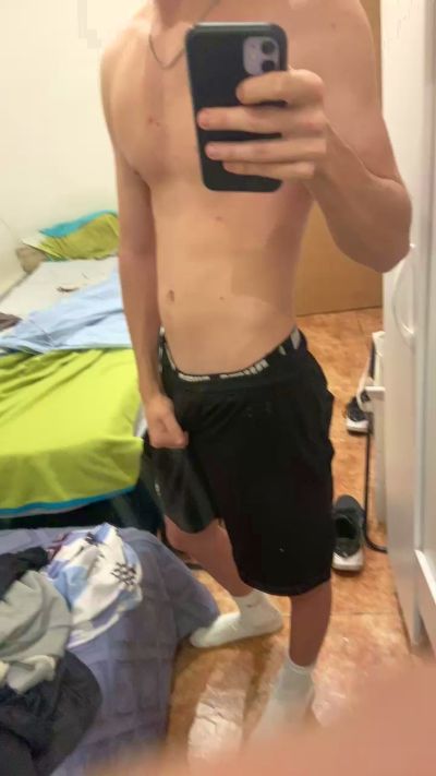 Nicolas9742 live cam on Cam4