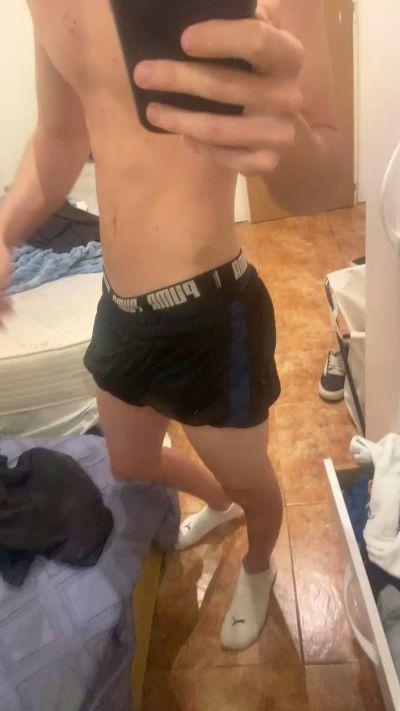 Nicolas9742 live cam on Cam4