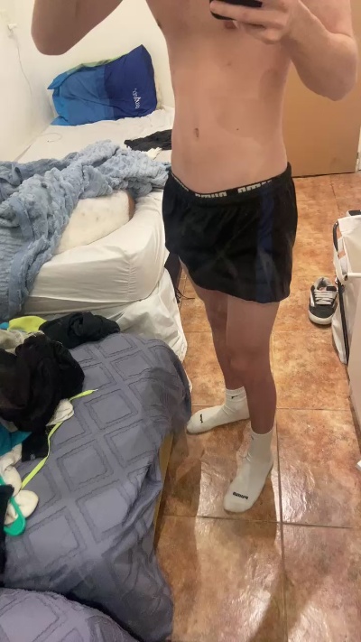 Nicolas9742 live cam on Cam4