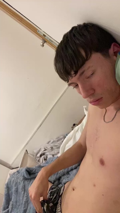 Nicolas9742 live cam on Cam4