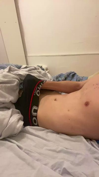 Nicolas9742 live cam on Cam4