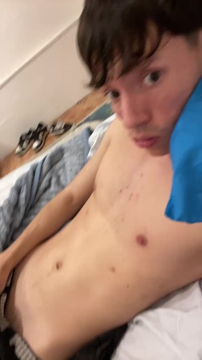 Nicolas9742 live cam on Cam4