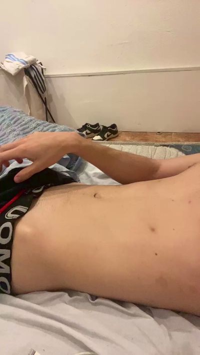 Nicolas9742 live cam on Cam4