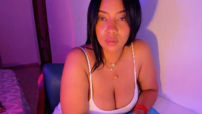 NicolePasqualot live cam on Cam4
