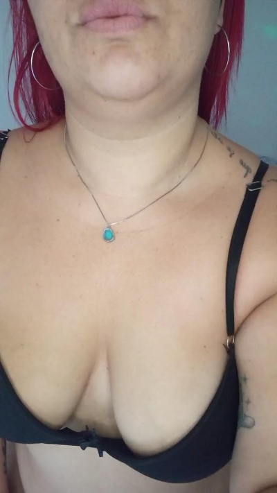 NicoleRed live cam on Cam4