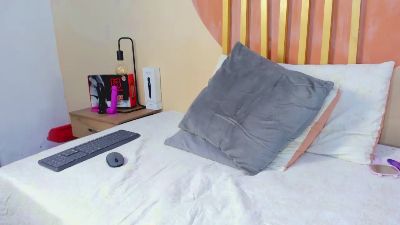 Nicole_Angels_ live cam on Cam4