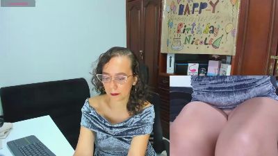 NicolettaRyan live cam on Cam4