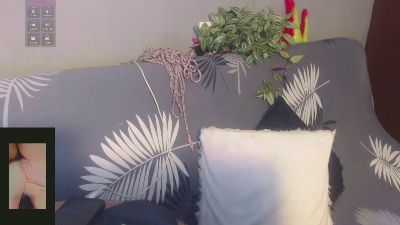 Nicolette_V live cam on Cam4