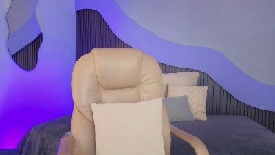 Nicolle_Mariee live cam on Cam4