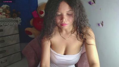 Nicollecute live cam on Cam4