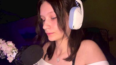 NidaZakrajsek live cam on Cam4
