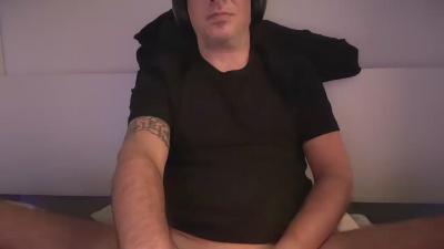 Nikagus live cam on Cam4