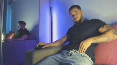 Nikcholasx1 live cam on Cam4
