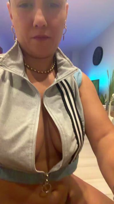 NikiBela live cam on Cam4