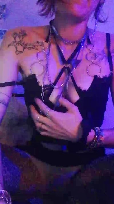 Nikita327 live cam on Cam4