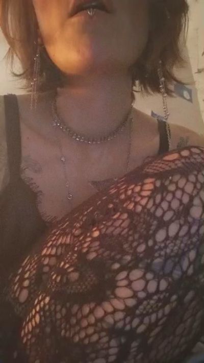 Nikita327 live cam on Cam4