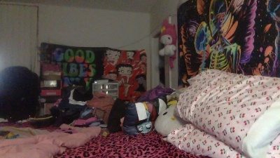 Nikkikittyx3 live cam on Cam4