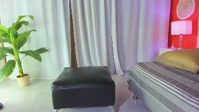 NikollSalas live cam on Cam4