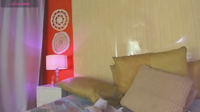 NikollSalas live cam on Cam4