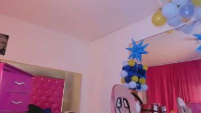 Nikollhot2026 live cam on Cam4