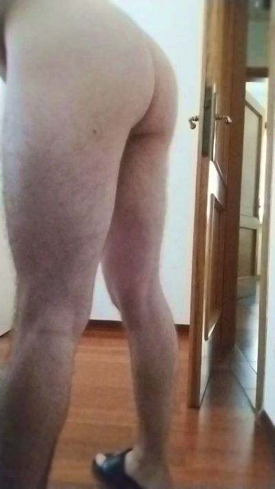 Nikynimyfeet live cam on Cam4