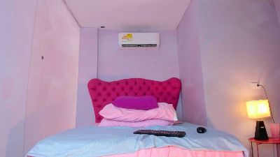 NinaPhoenix live cam on Cam4