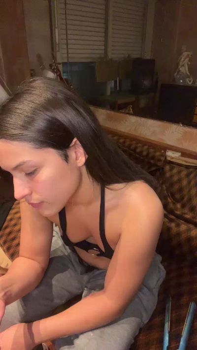 Ninfi live cam on Cam4