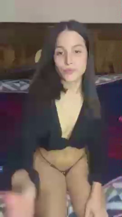 Ninfi live cam on Cam4