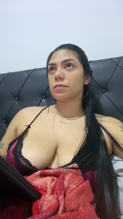 Nini956 live cam on Cam4