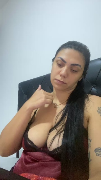 Nini956 live cam on Cam4