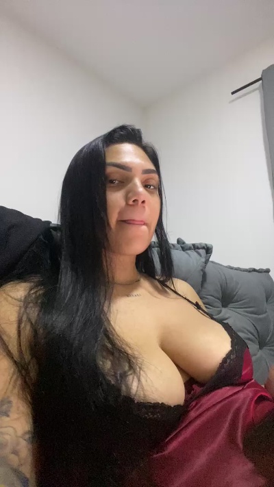 Nini956 live cam on Cam4