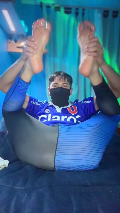 Ninja_descalzo live cam on Cam4