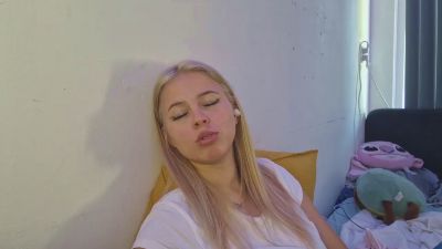 NitaZeyadeh live cam on Cam4
