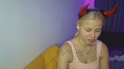 NitaZeyadeh live cam on Cam4