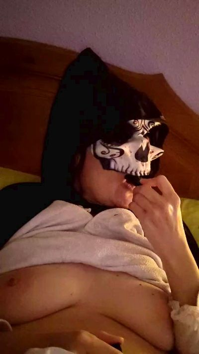 Nivea_82 live cam on Cam4
