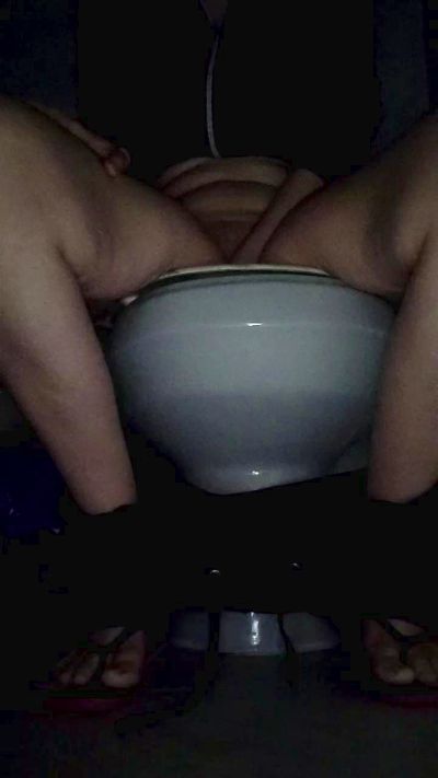 Nivea_82 live cam on Cam4