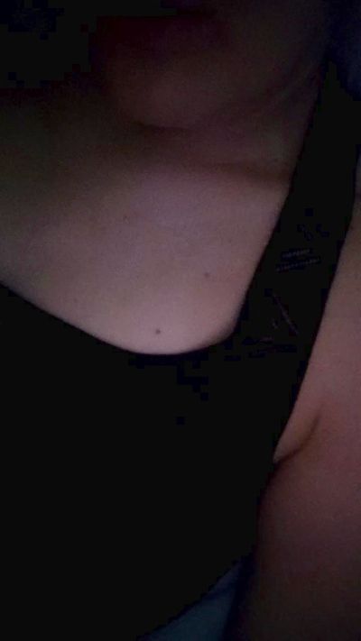 Nivea_82 live cam on Cam4