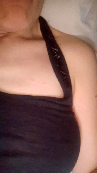 Nivea_82 live cam on Cam4