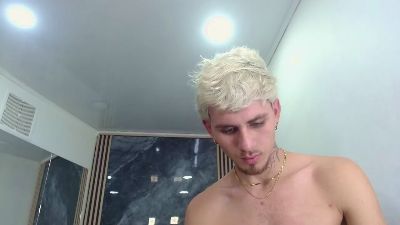 NoahDant live cam on Cam4