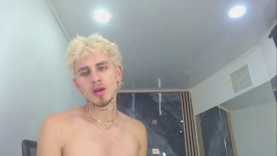 NoahDant live cam on Cam4