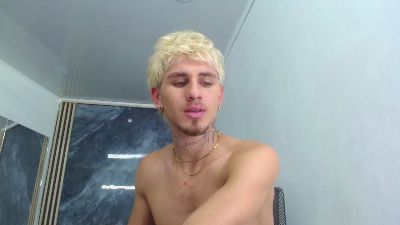 NoahDant live cam on Cam4