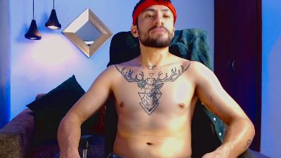 NoahSantoss live cam on Cam4