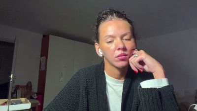 NoellaNadine live cam on Cam4