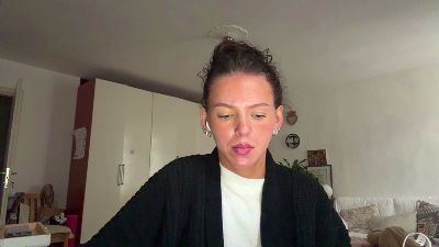 NoellaNadine live cam on Cam4